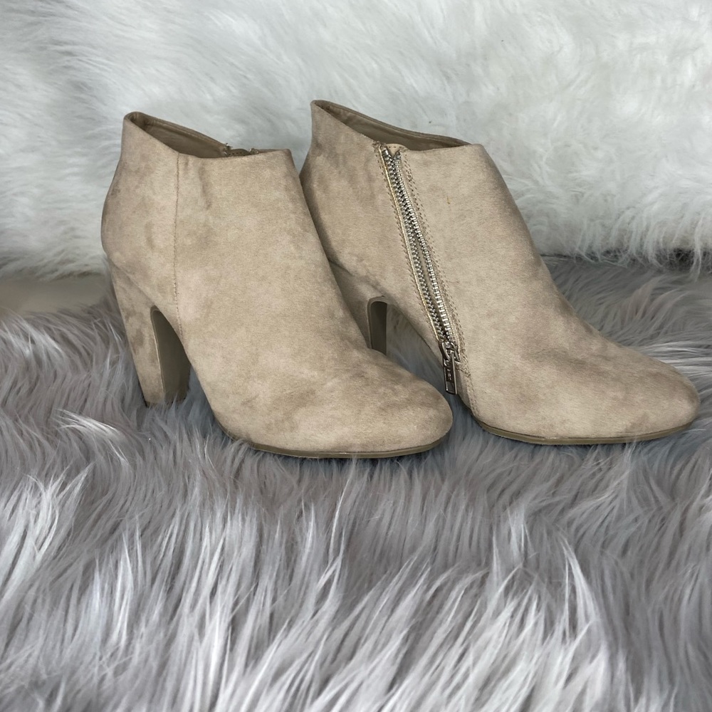 Mossimo Tan heeled booties